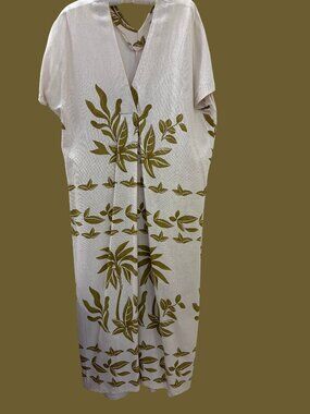 Women's casual dress, size M/L, natural linen color with a greenish tint